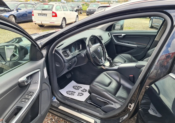Volvo V60 cena 64900 przebieg: 122730, rok produkcji 2015 z Dziwnów małe 232